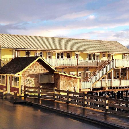 Seine Boat Inn Alert Bay Dış mekan fotoğraf