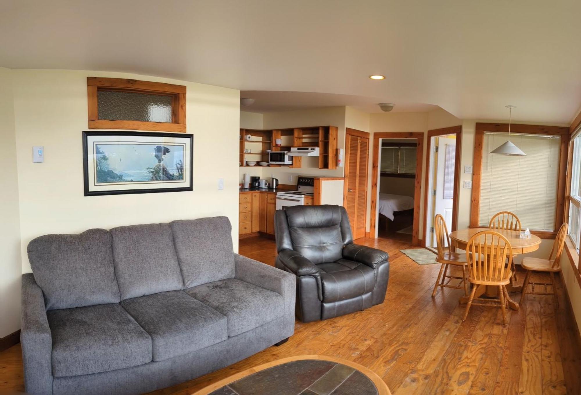 Seine Boat Inn Alert Bay Dış mekan fotoğraf
