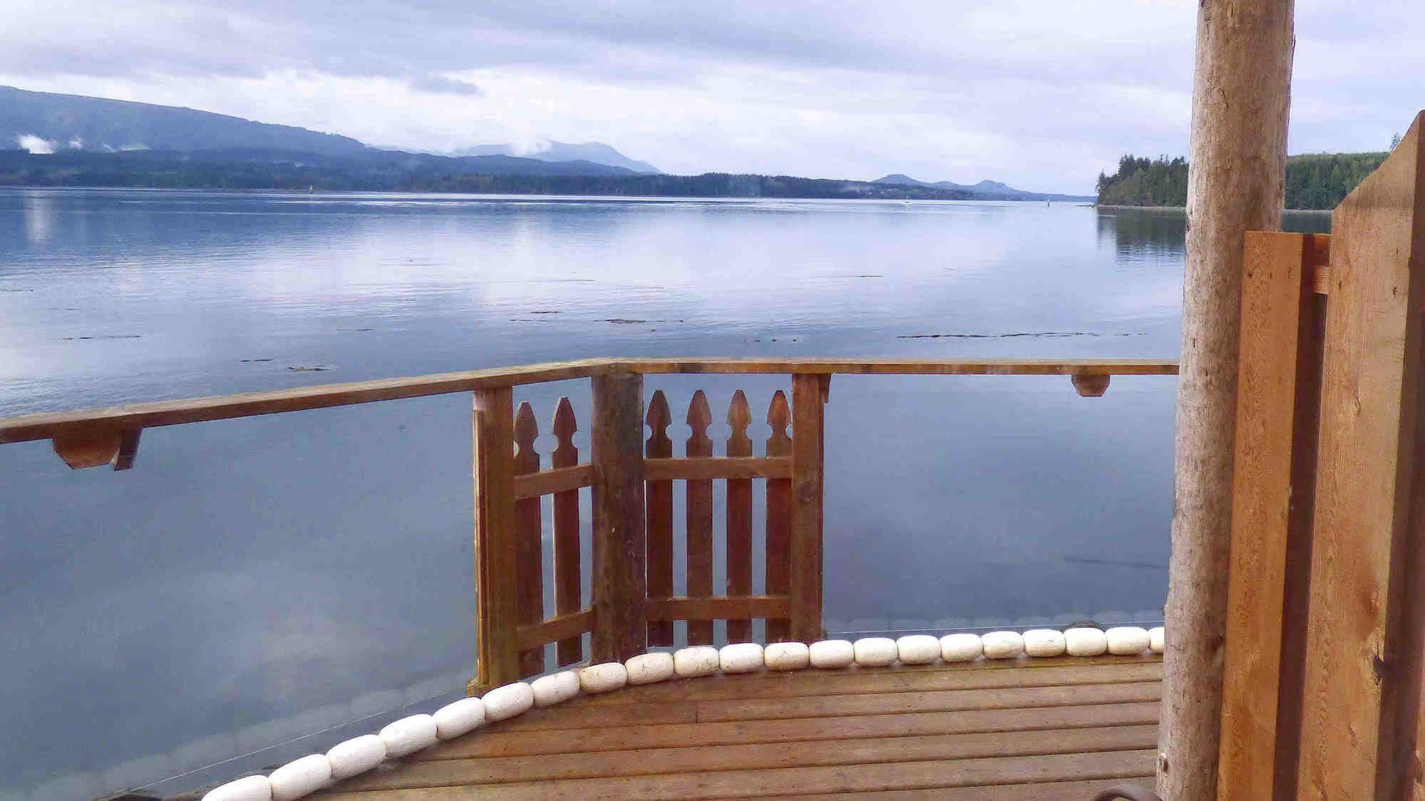 Seine Boat Inn Alert Bay Dış mekan fotoğraf