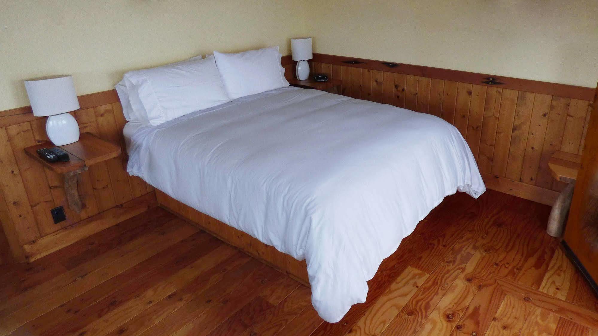 Seine Boat Inn Alert Bay Dış mekan fotoğraf