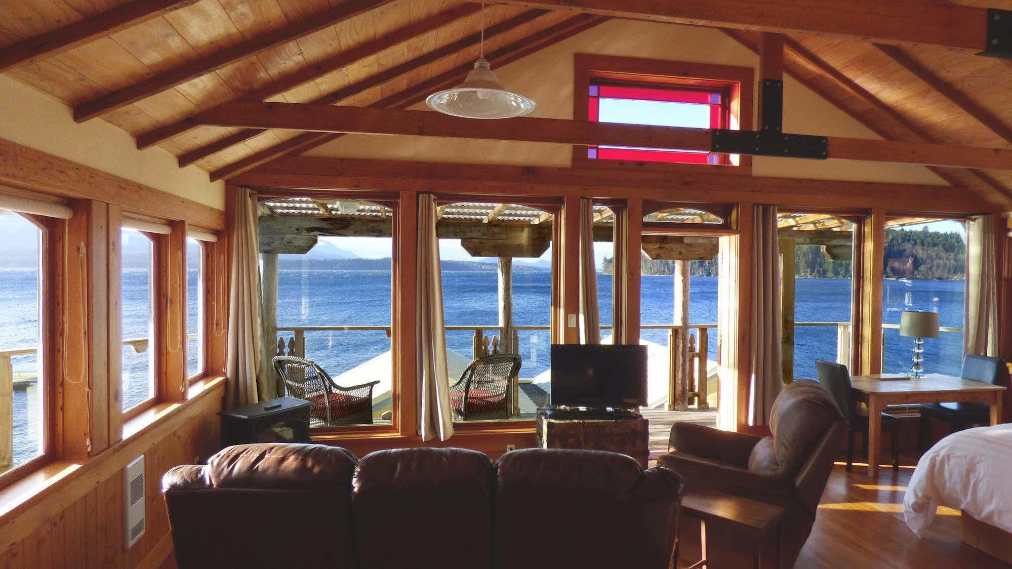 Seine Boat Inn Alert Bay Dış mekan fotoğraf