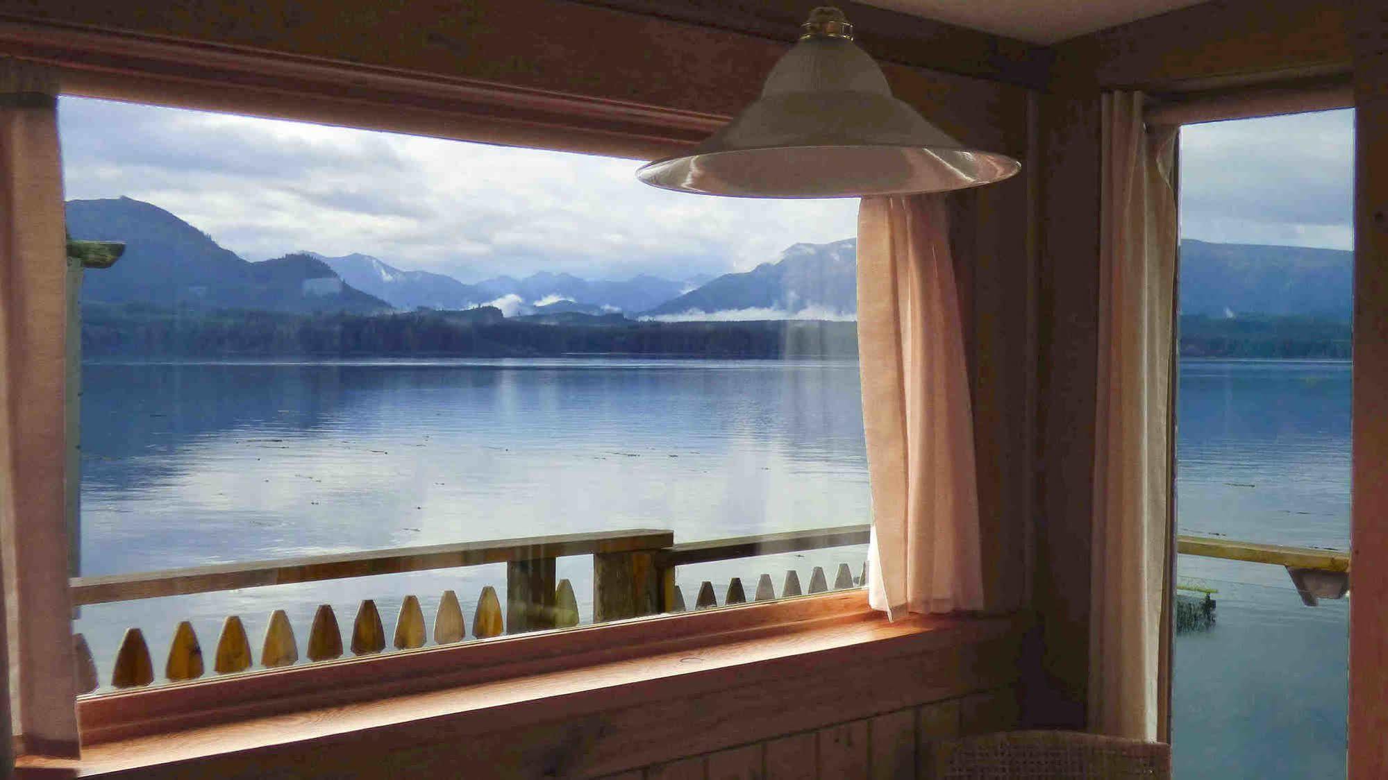 Seine Boat Inn Alert Bay Dış mekan fotoğraf