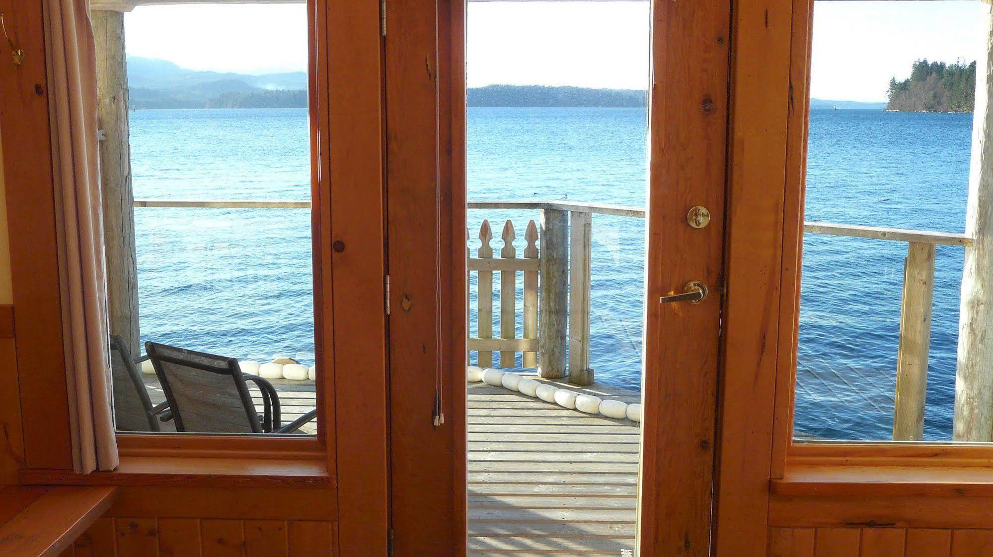 Seine Boat Inn Alert Bay Dış mekan fotoğraf